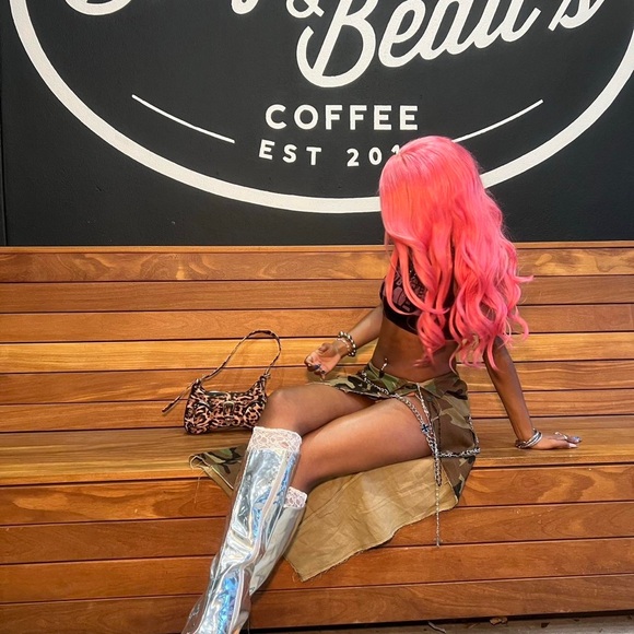 Pink wig - Picture 9 of 10